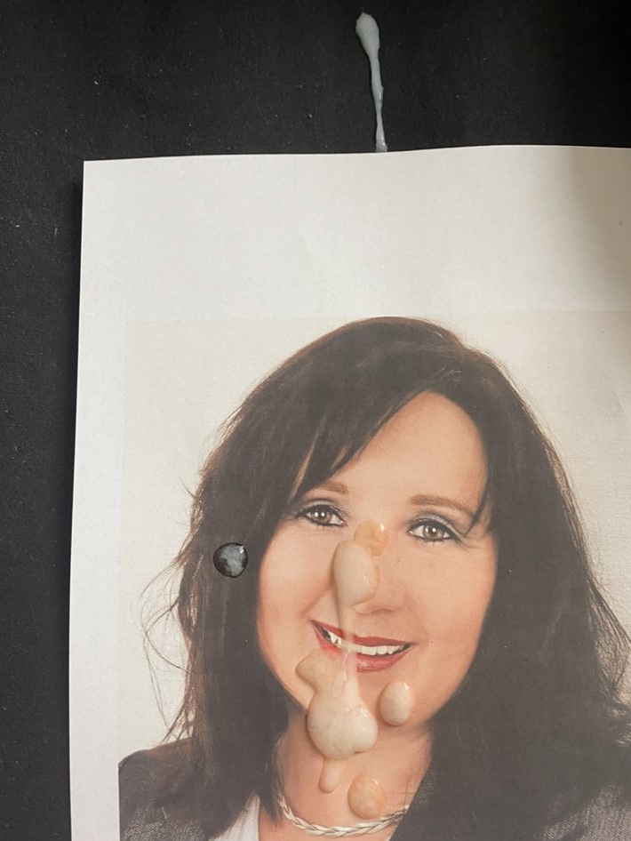 Abgespritzt auf das geile Fickgesicht von Michaela (9).jpg