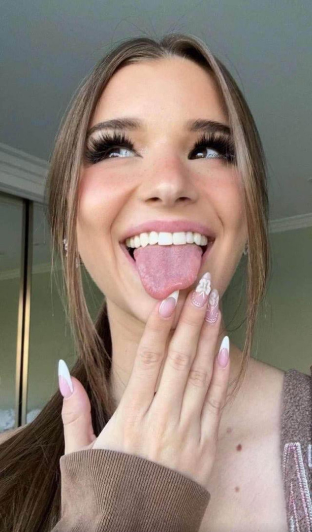 need-someone-to-milk-my-girl-cock-for-brooke-monk-v0-0j6gijrzu78e1.jpg